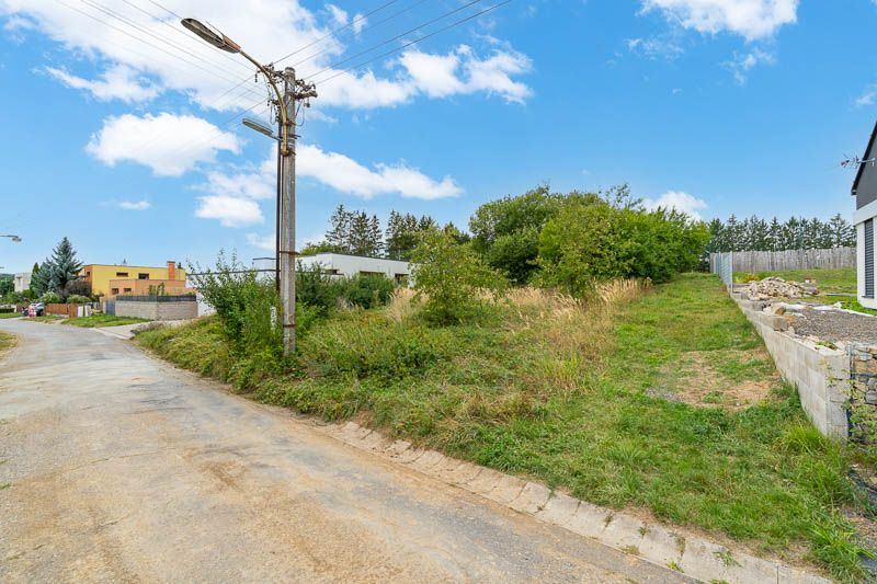 Prodej stavebního pozemku v Kostelci – fotografie nemovitosti