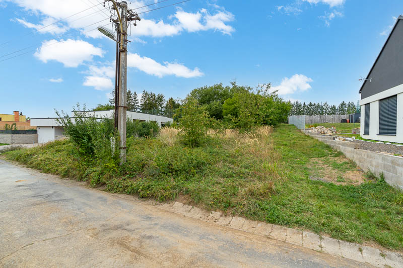Prodej stavebního pozemku v Kostelci – fotografie nemovitosti